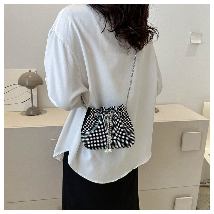 チェーン バッグ キラキラスタッズ巾着チェーンバッグ小さめショルダー