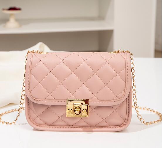 チェーン バッグ キルティング柄ショルダーバッグ チェーン付きフリンジ小銭入れ