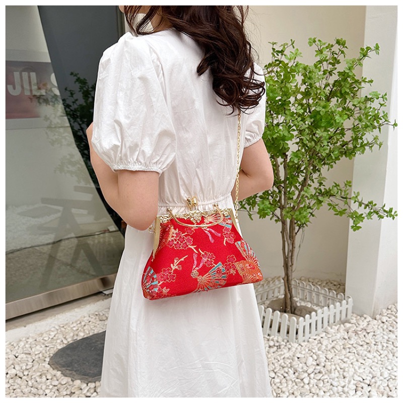 https://fulmo-img-server.com/chai-ny/68c2b30a-1378-4619-97da-f6508c1ea4d7.jpg