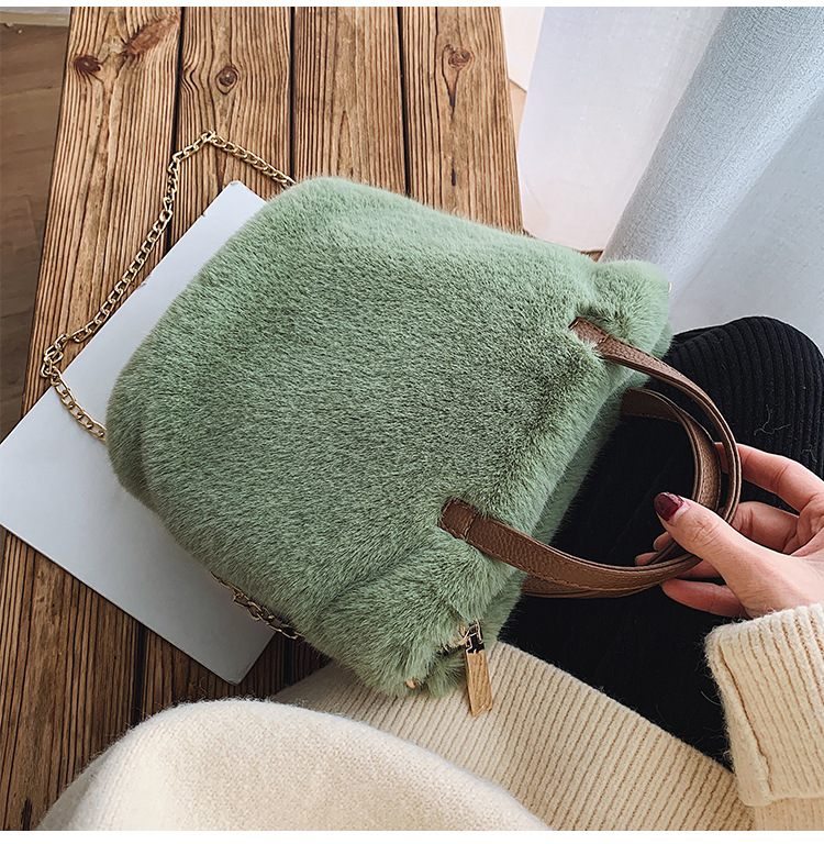 チェーン バッグ ふわふわファートートバッグ チェーン付き韓国風手提げ