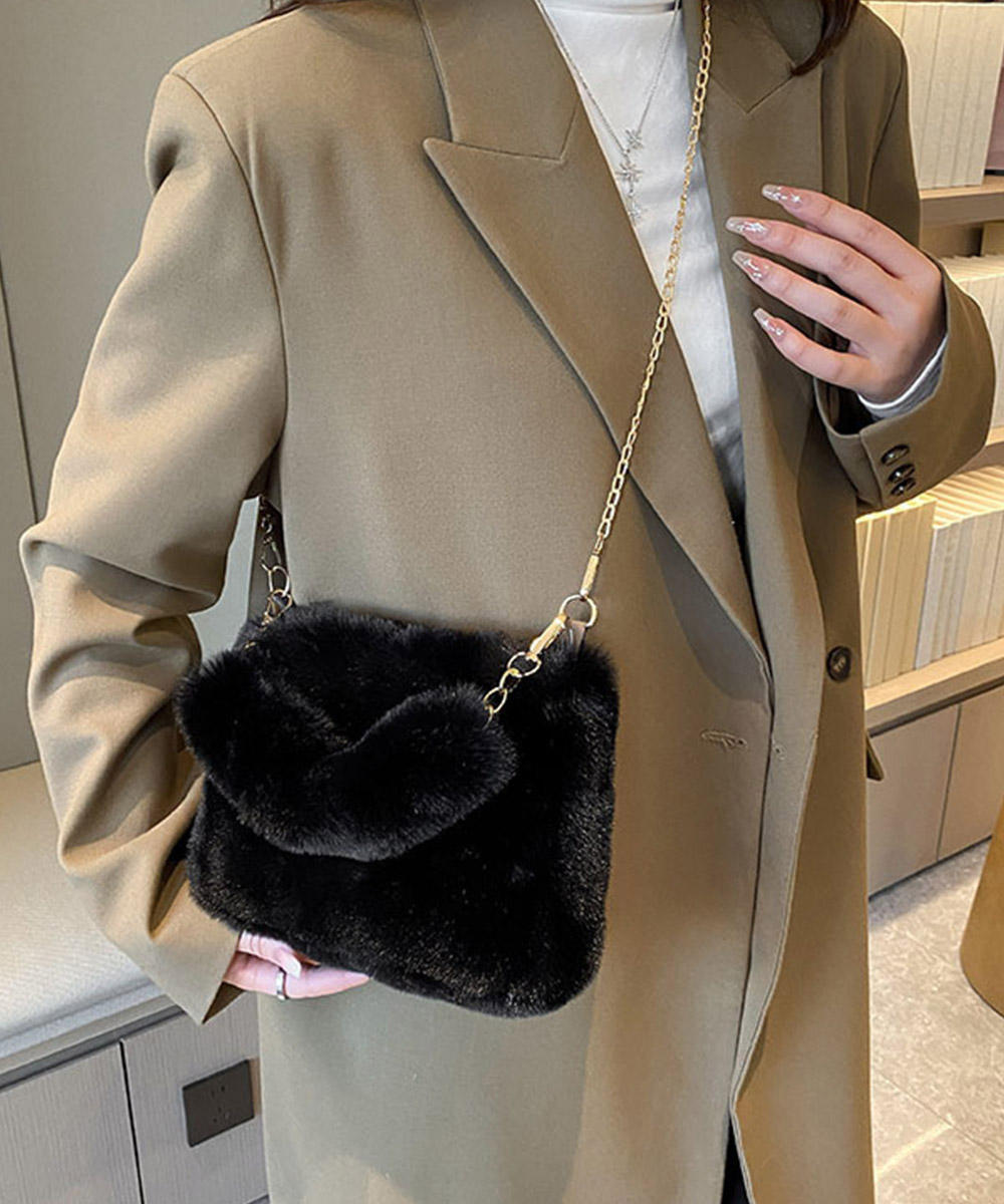 チェーン バッグ ふわふわファー チェーン付き肩掛けバッグ