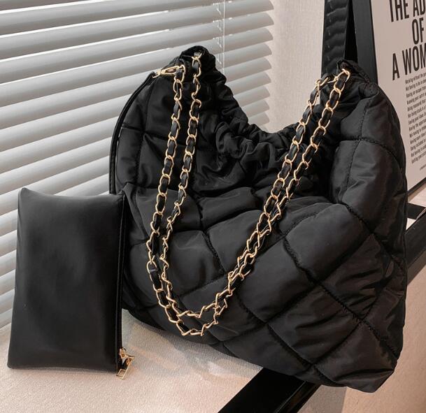 チェーン バッグ 秋冬大容量キルティングバッグ チェーン付き斜め掛けショルダー