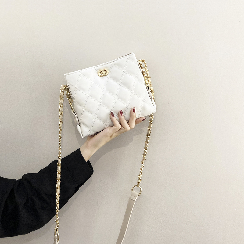 チェーン バッグ 菱格金具ミニショルダー