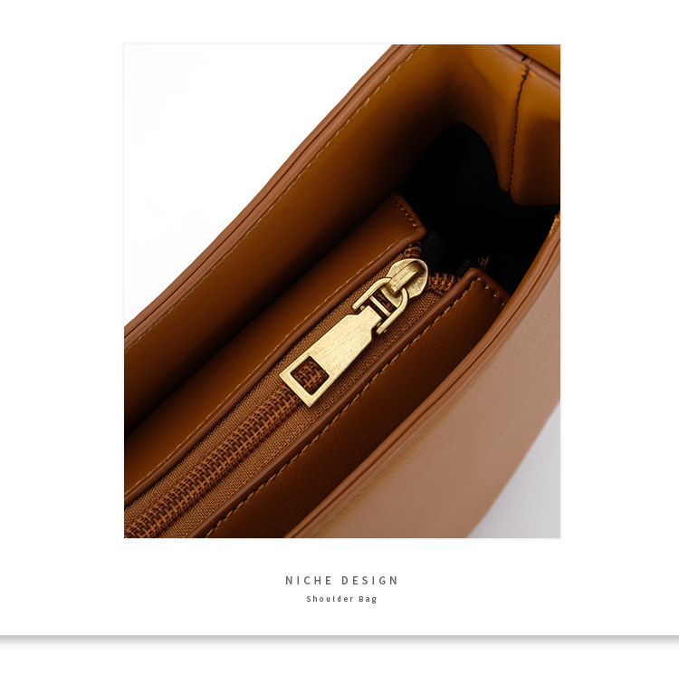 チェーン バッグ 三日月型ハーフムーンショルダーバッグ チェーン付きレザー調