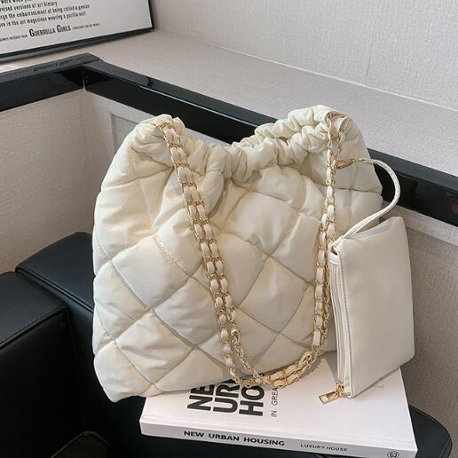 チェーン バッグ 秋冬大容量キルティングバッグ チェーン付き斜め掛けショルダー