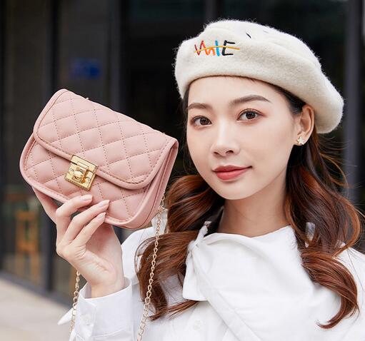 チェーン バッグ キルティング柄ショルダーバッグ チェーン付きフリンジ小銭入れ