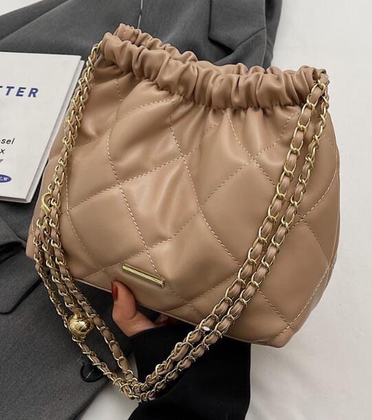 チェーン バッグ キルティング チェーン ショルダーバッグ レディース