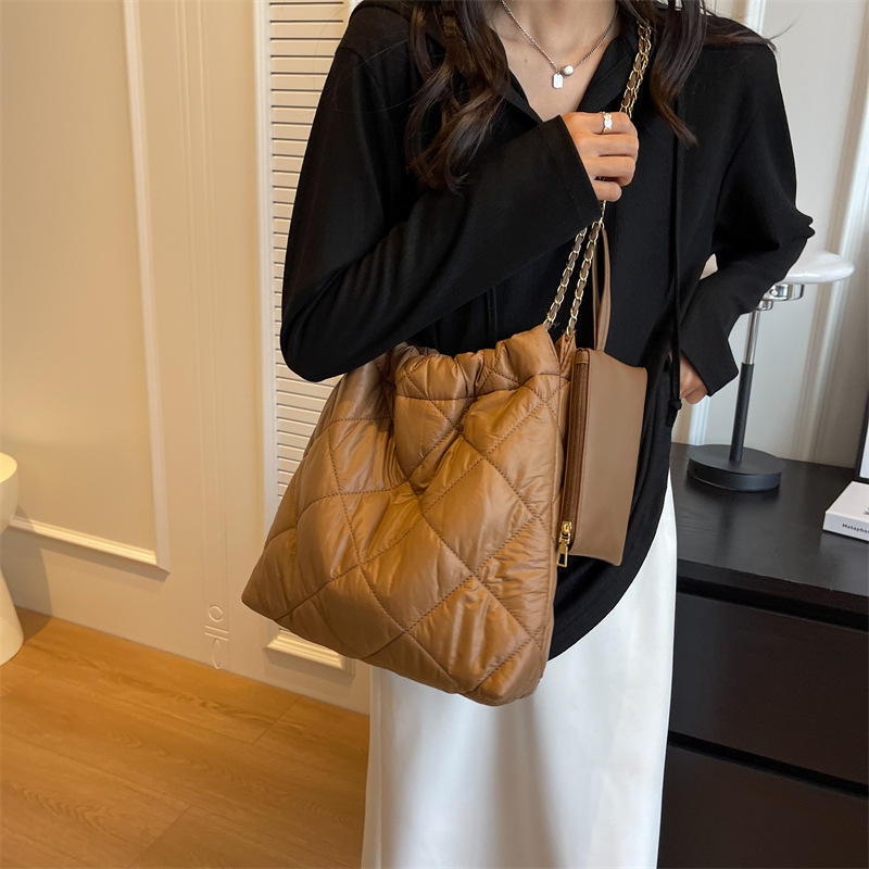 チェーン バッグ キルティング巾着チェーンバッグ