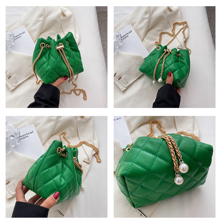 チェーン バッグ キルティングミニショルダーバッグチェーン付きパール巾着型