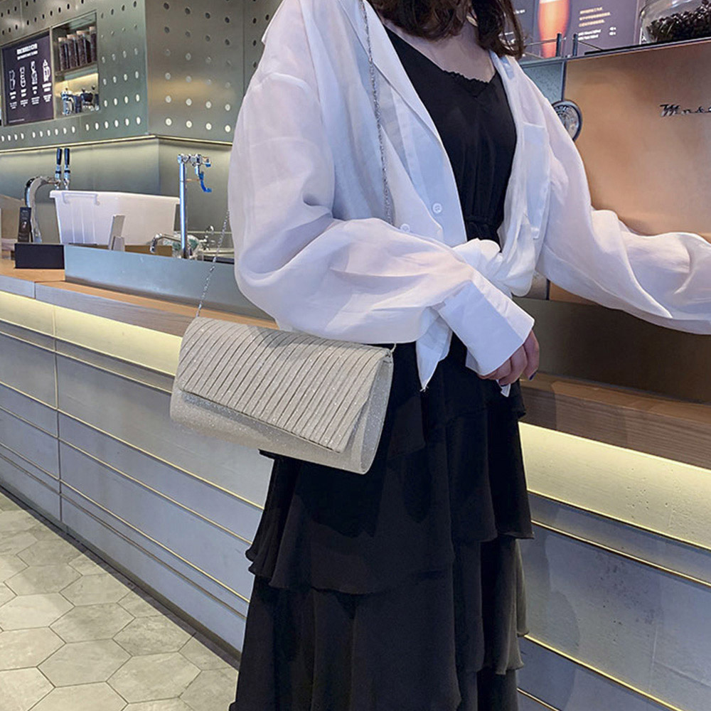 チェーン バッグ 結婚式パーティーバッグ プリーツ加工 チェーン付き クラッチバッグ