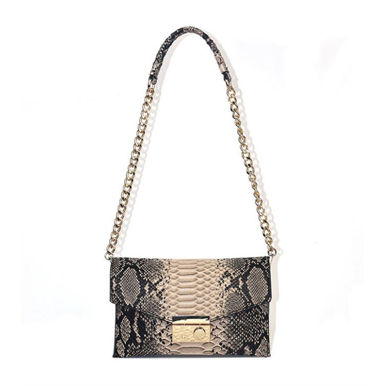 チェーン バッグ 蛇革風チェーン付きショルダーバッグ