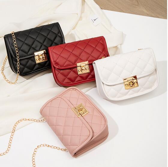 チェーン バッグ キルティング柄ショルダーバッグ チェーン付きフリンジ小銭入れ