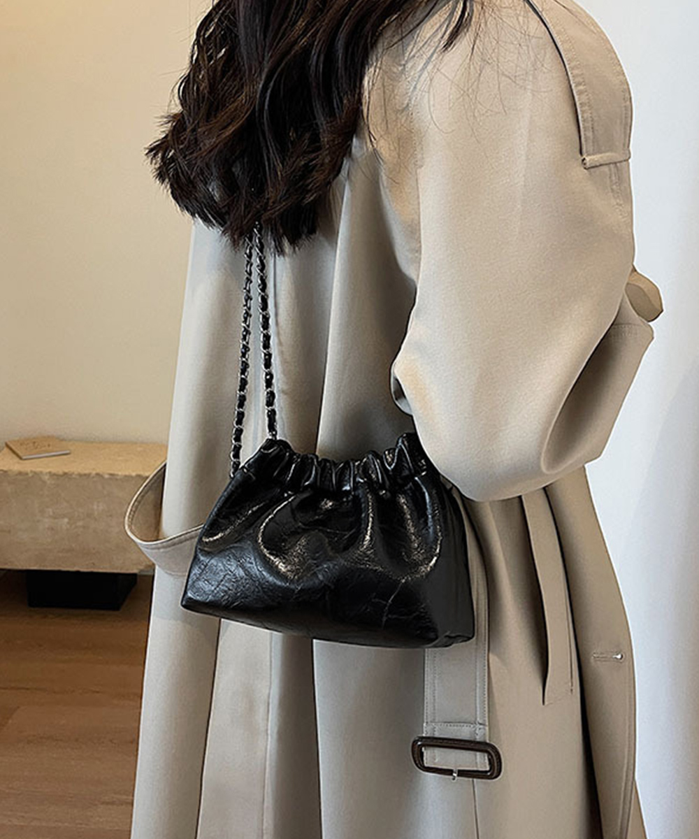 チェーン バッグ 上品光沢チェーンショルダー巾着バッグ