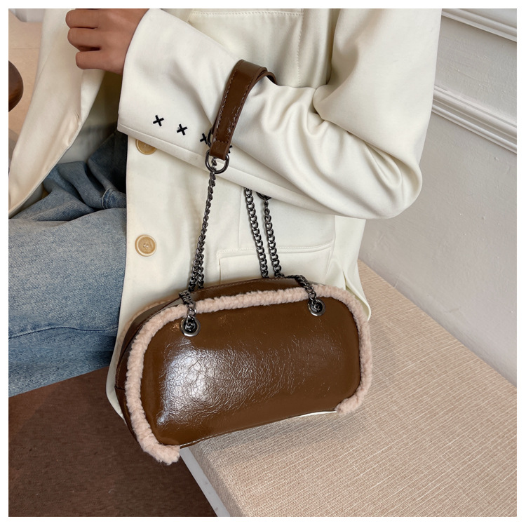チェーン バッグ 2025新作 ボア付きミニチェーンショルダーバッグ
