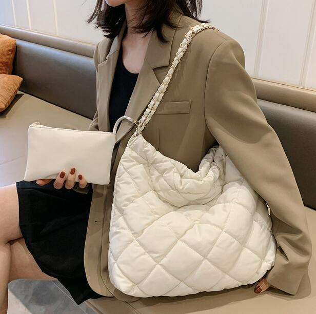 チェーン バッグ 秋冬大容量キルティングバッグ チェーン付き斜め掛けショルダー