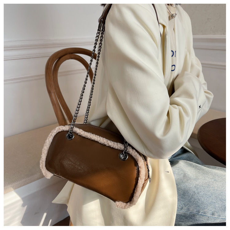 チェーン バッグ 2025新作 ボア付きミニチェーンショルダーバッグ