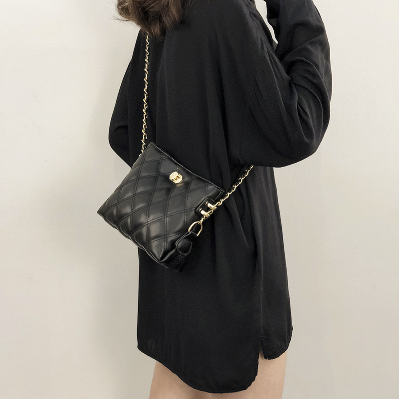 チェーン バッグ 菱格金具ミニショルダー