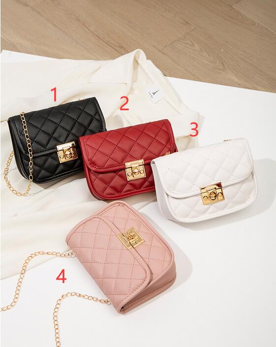 チェーン バッグ キルティング柄ショルダーバッグ チェーン付きフリンジ小銭入れ