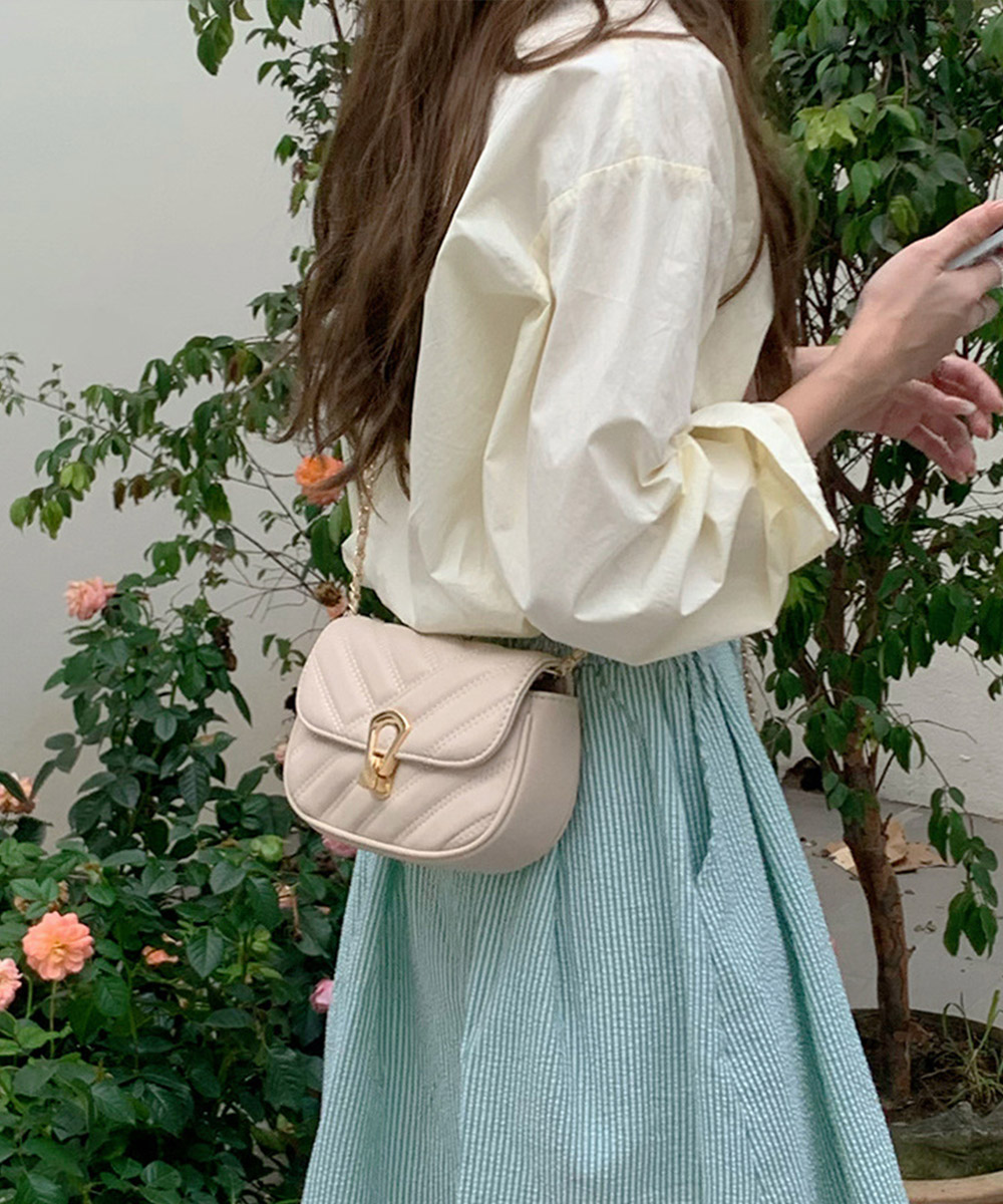 チェーン バッグ 上品なキルティングミニショルダー鞄