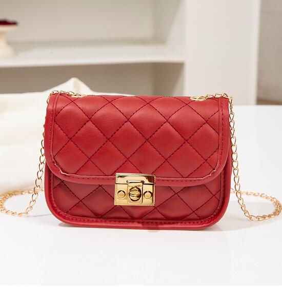 チェーン バッグ キルティング柄ショルダーバッグ チェーン付きフリンジ小銭入れ