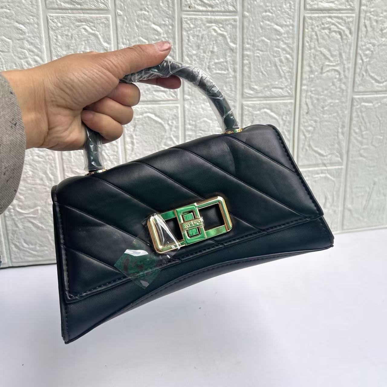 チェーン バッグ クロコ調ショルダーバッグ