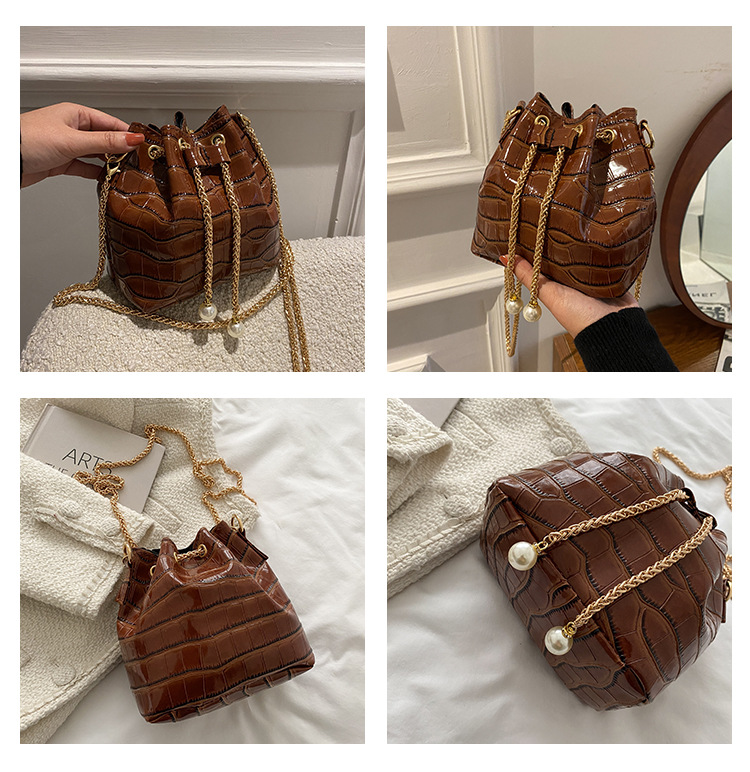 チェーン バッグ レディース チェーン ショルダーバッグ ミニ バケツ型 クロコ調 パール付き