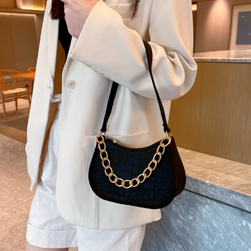 チェーン バッグ レディース ミニショルダーバッグ チェーン付き 小さめバッグ