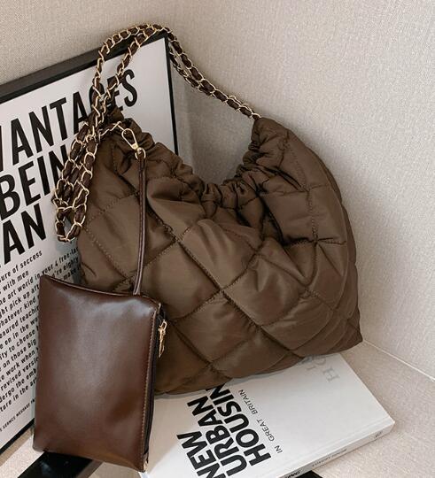 チェーン バッグ 秋冬大容量キルティングバッグ チェーン付き斜め掛けショルダー