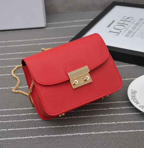 チェーン バッグ 新作合成皮革チェーンバッグ斜め掛け可愛いミニバッグ