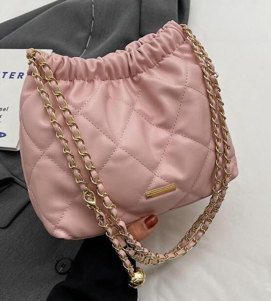 チェーン バッグ キルティング チェーン ショルダーバッグ レディース