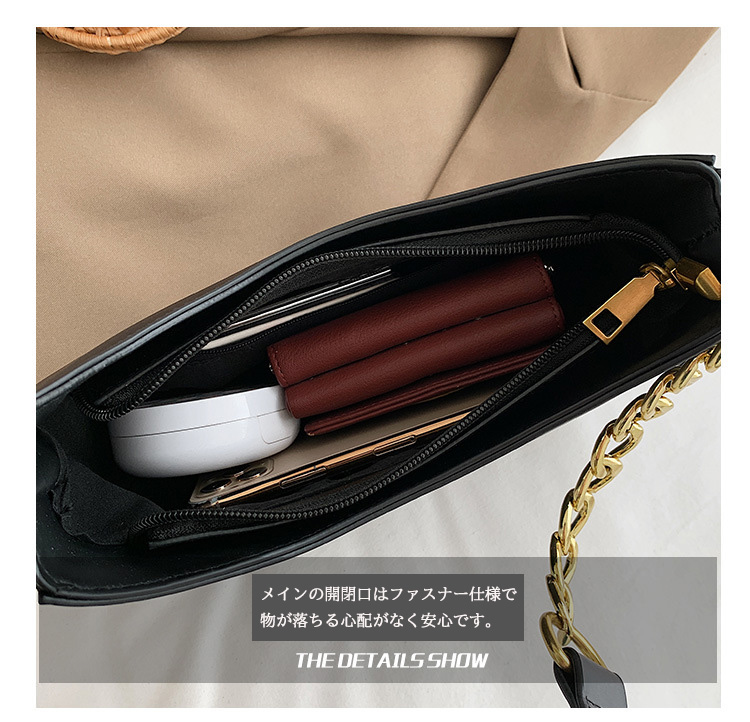 チェーン バッグ 三日月型ハーフムーンショルダーバッグ チェーン付きレザー調