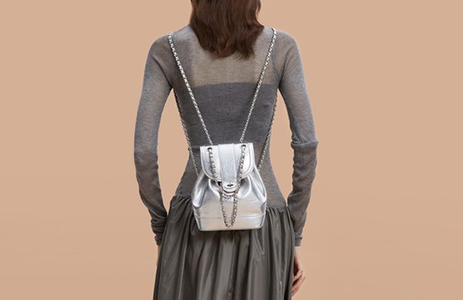 チェーンバッグ ショルダー メタリック巾着風ミニリュック