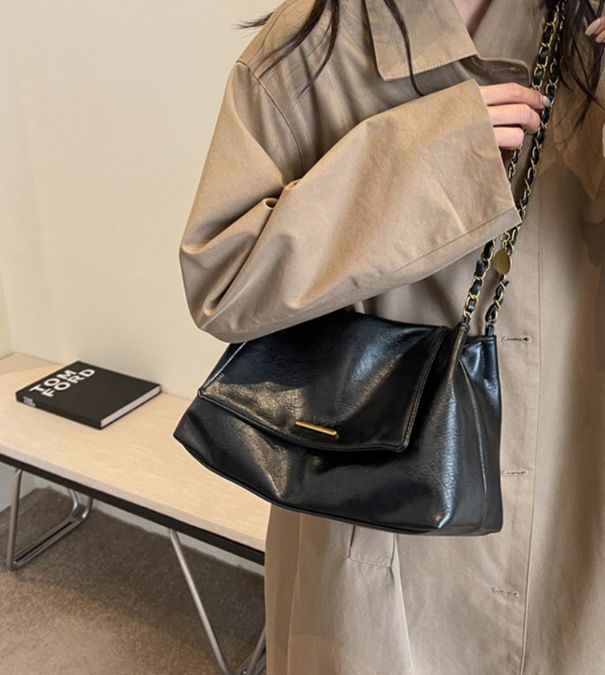 チェーンバッグ ショルダー上品クラシックチェーンフラップ
