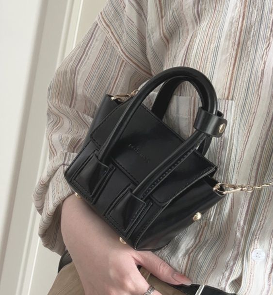 チェーンバッグ ミニ 上品な装いミニハンドバッグ