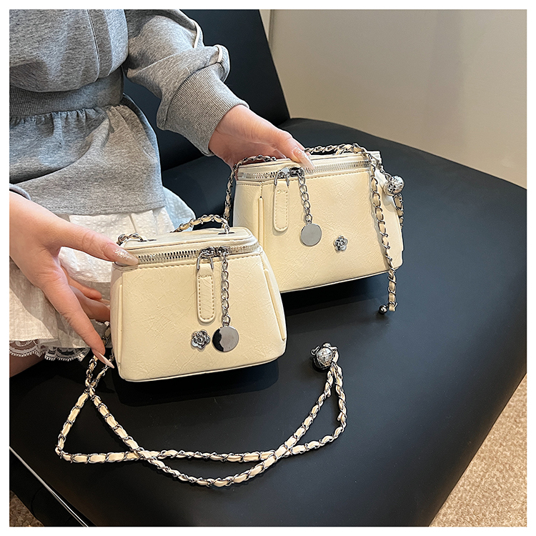 チェーンバッグ ミニ シャルム小箱型