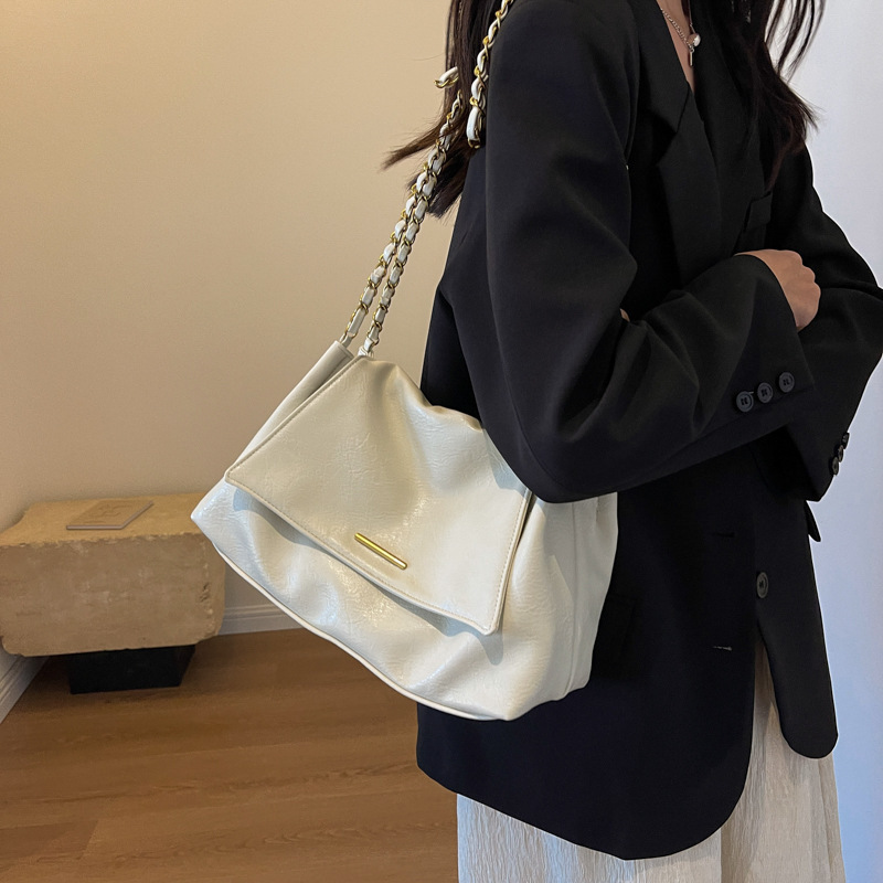 チェーンバッグ ショルダー上品クラシックチェーンフラップ