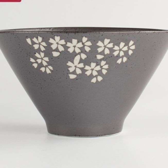 茶碗 桜舞う和花模様のご飯茶碗