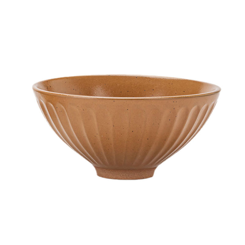 茶碗 菊花彫り模様の優美な陶器茶碗