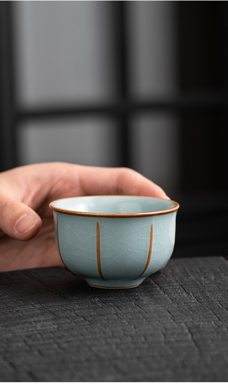 茶碗 縦筋模様の貫入釉薬湯呑み茶碗