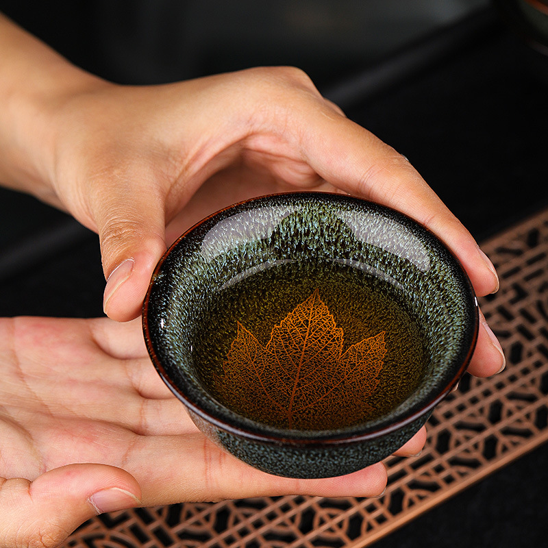 茶碗 木の葉模様が美しい油滴天目湯呑み茶碗