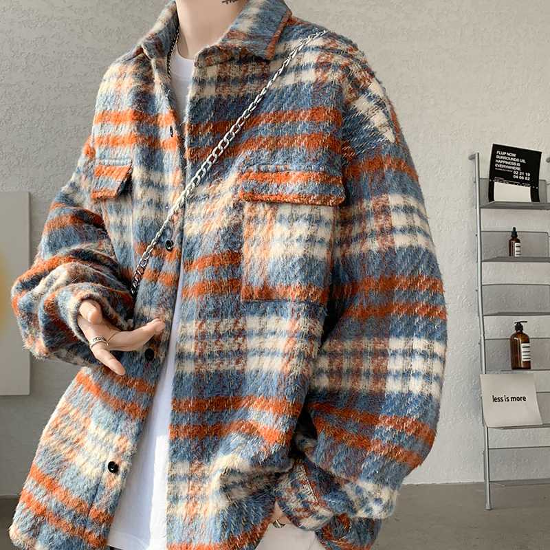 チェック柄ファッション もこもこ素材のチェック柄シャツジャケット