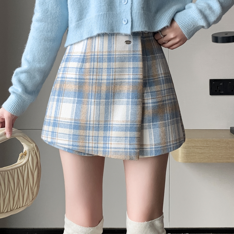 プリーツ入りチェックスカート
