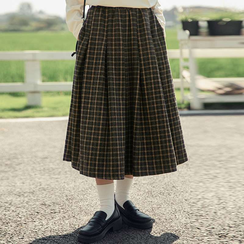 ナチュラルチェックスカート