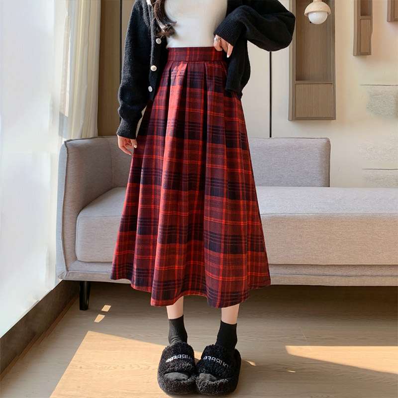 大人見えするクラシカルチェックロングスカート