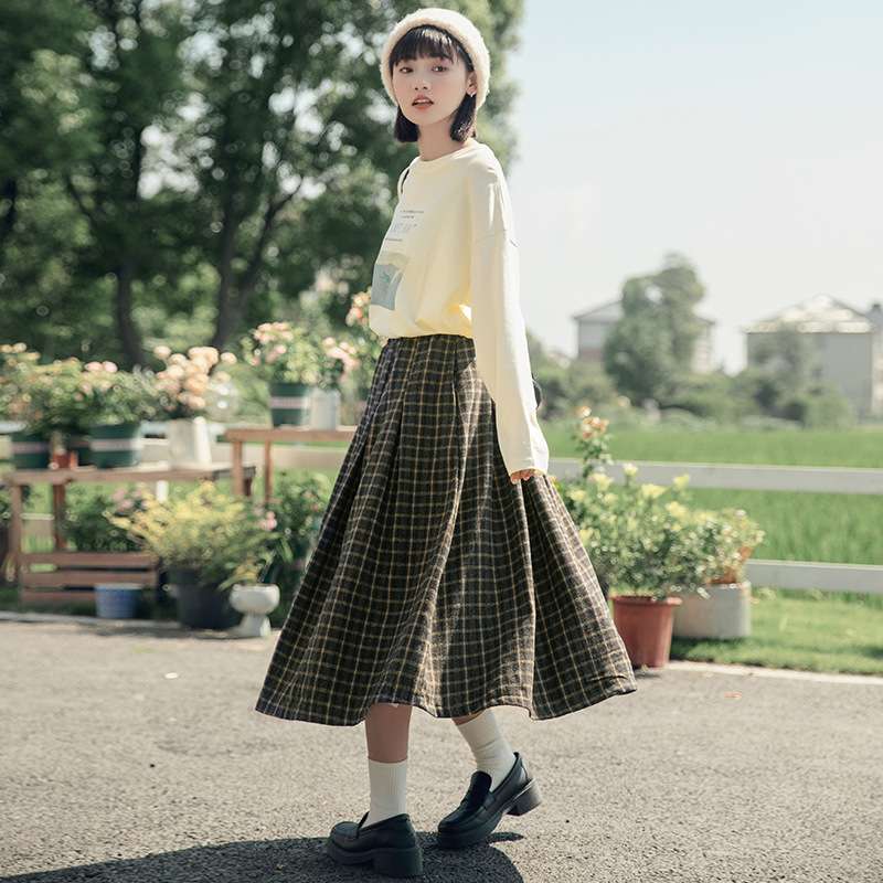 ナチュラルチェックスカート