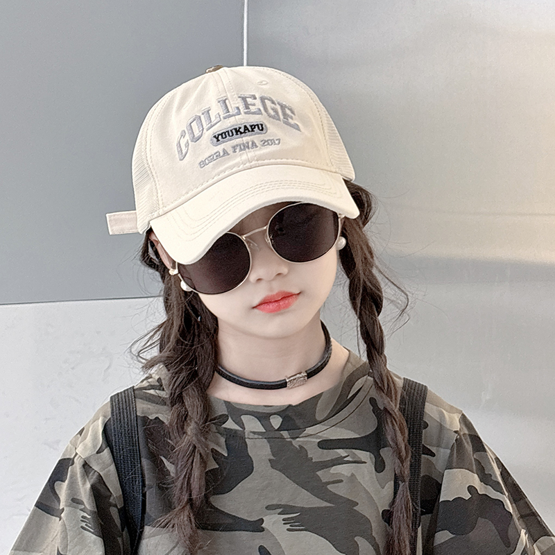 キッズ帽子 クールなキャップで違う一面を見せられる『COLLEGE』帽子