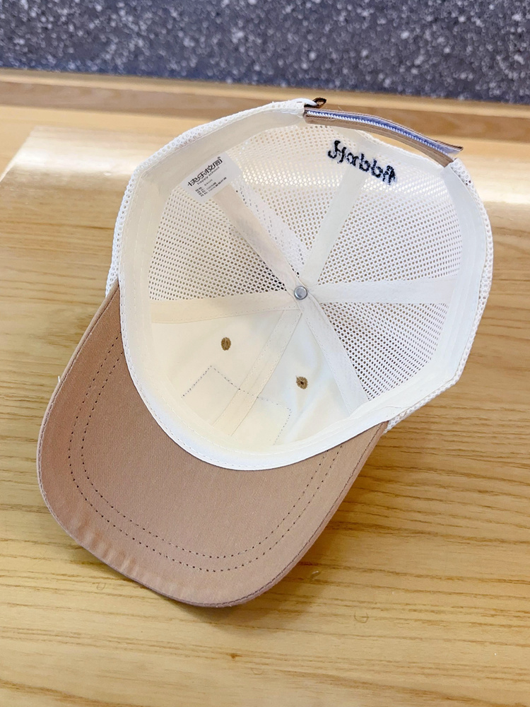 キッズ帽子 フロントワッペンが印象的なキッズメッシュキャップ