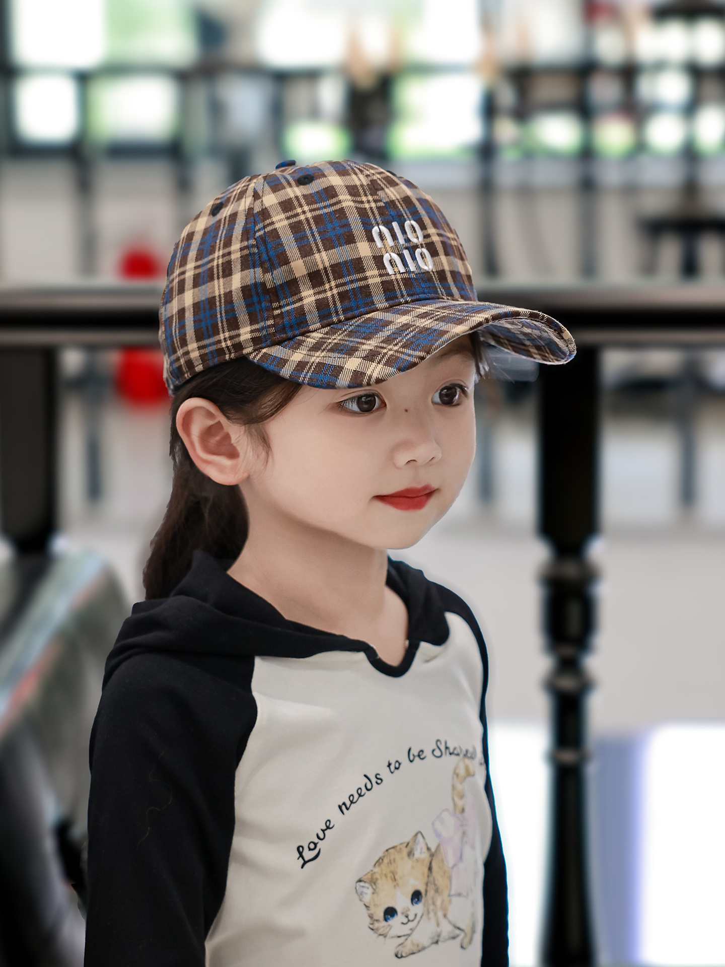https://fulmo-img-server.com/cheerhat/131115af-8c0b-4bd3-92ca-5ca42ae7c625.jpg