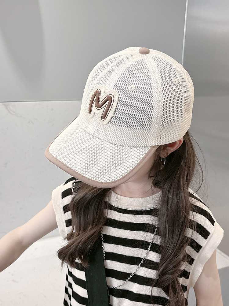キッズ帽子 イニシャル刺繍メッシュキャップ