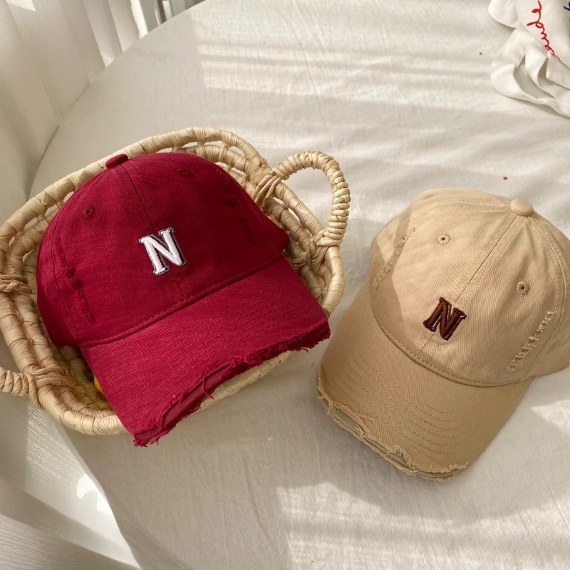 キッズ帽子 イニシャル「N」刺繍ダメージヴィンテージキャップ